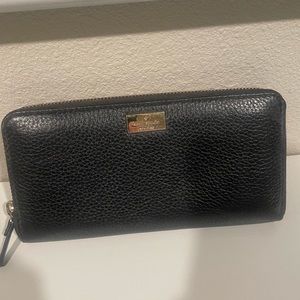 Like new Kate Spade zip wallet